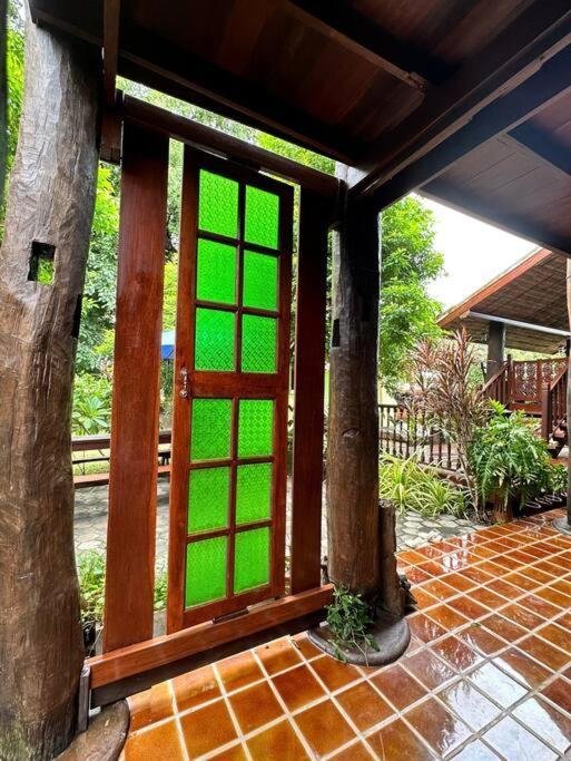 Charming Wooden Retreat With Lush Garden Villa Chiang Mai Exterior photo